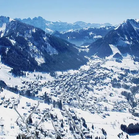 Spacieux A Avec Vue Sur La Montagne Et Terrasse Privee Apartment